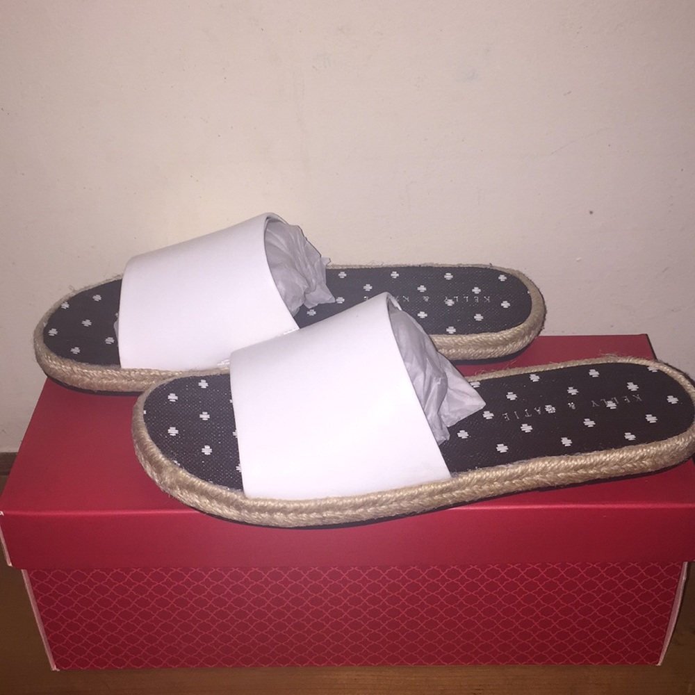 BNIB Kelly and Katie Slip On Flats/Sandals